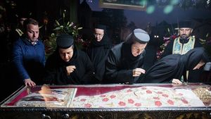 CFR suplimentează trenurile în aproape toată țara pentru Sfânta Parascheva/ Sărbătoarea adună cel mai mare număr de credincioși