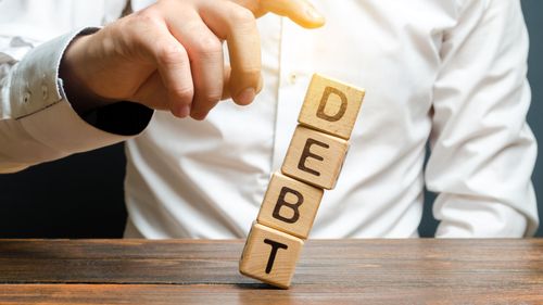 Datoria mondială a ajuns la aproape 338.000 de miliarde de dolari, pe fondul atenuării condiţiilor financiare globale şi a deprecierii dolarului