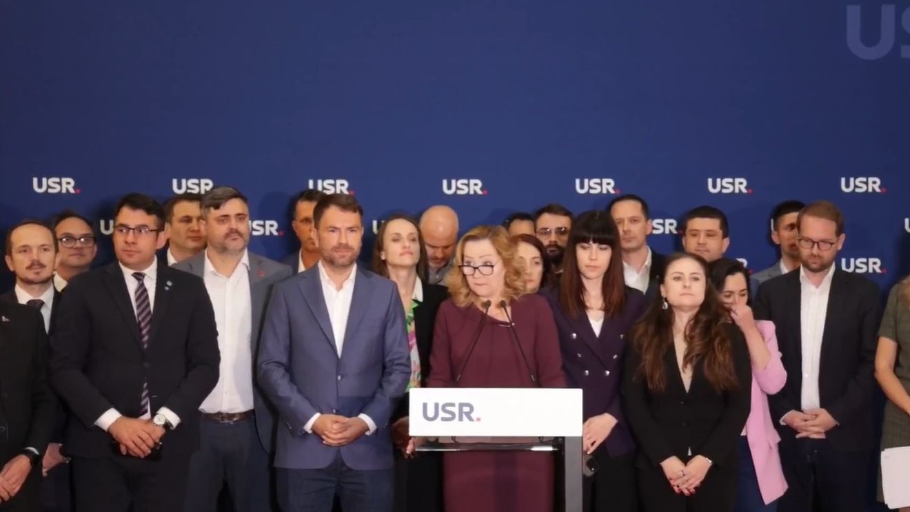 SURSE Tensiuni majore în USR: Ionuț Moșteanu și Dominic Fritz i-au cerut Elenei Lasconi să se retragă în favoarea lui Nicușor Dan după ce un nou sondaj o arată pe președinta USR la 4,1% din opțiuni / Lasconi îi acuză că sunt cai troieni ai Sistemului