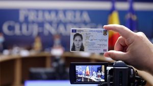 Aplicaţia pentru cartea electronică de identitate poate fi descărcată de pe site-ul Ministerului de Interne