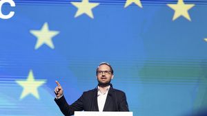VIDEO INTERVIU Liderul USR, Dominic Fritz, despre intenția SUA de a anexa Groenlanda: Va trebui să ne poziționăm. Și această poziționare poate să fie doar alături de aliații noștri din UE / Este responsabilitatea noastră și legală și morală să ținem cu victima