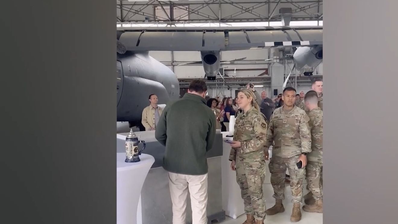 Primarul din Ramstein avertizează asupra consecinţelor retragerii trupelor americane din Germania / Orașul Ramstein găzduieşte Forţele Aeriene Americane în Europa
