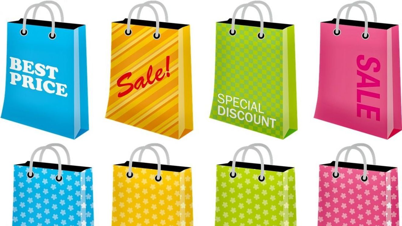 Protecția Consumatorilor: Magazinele, obligate să afişeze la reduceri cel mai scăzut preţ din ultimele 30 de zile înainte de ofertă