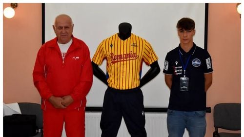 A fost prezentat tricoul oficial al echipei naționale de baseball a României / Federația de baseball a lansat o campanie pentru a strânge fonduri: 100 de tricouri sunt vândute cu 1.000 de lei bucata