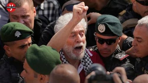 Georges Ibrahim Abdallah, care a petrecut 41 de ani într-o închisoare franceză pentru uciderea unui diplomat israelian în 1982, este eliberat și revine în Liban, unde este salutat ca erou de Hezbollah