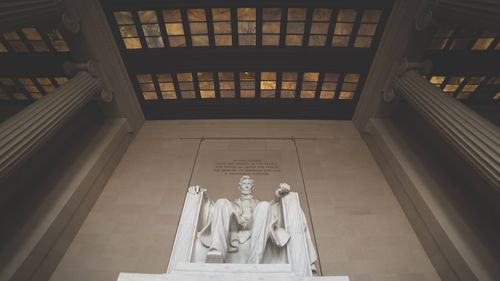 Războiul religios al Americii va pune la încercare limitele democrației. Dogmatismul liberal riscă să înstrăineze „majoritatea epuizată”