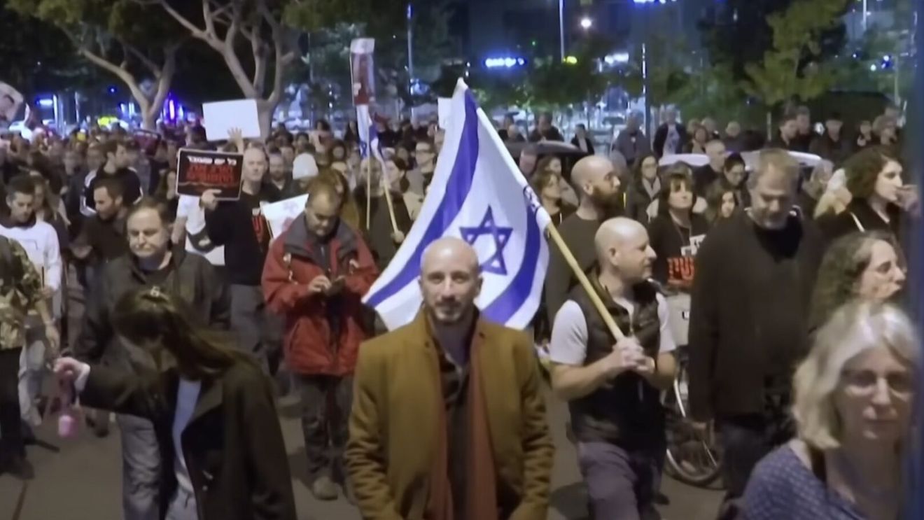 Mii de persoane au cerut, pe străzile din Tel Aviv, demisia premierului Netanyahu
