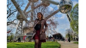 VIDEO Student Erasmus în Bruxelles / Experiența Irinei: avantajele cursurilor în limbi diferite, diversitatea specialiștilor cu care pot interacționa studenții