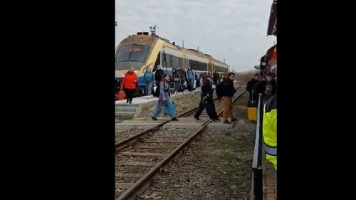 VIDEO INTERVIU Tineri voluntari, la Iași, în sprijinul refugiaților: centralizare de traducători, de spații de cazare și donații