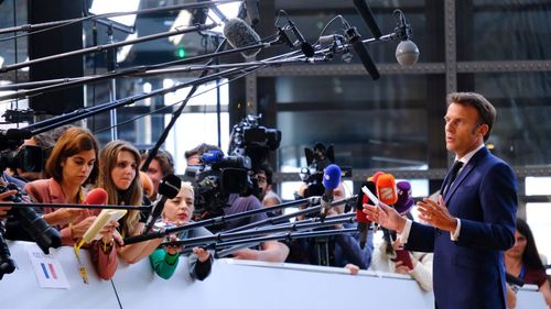 Dejunul secret al lui Emmanuel Macron cu 10 editorialişti importanţi pentru a-și promova reforma pensiilor