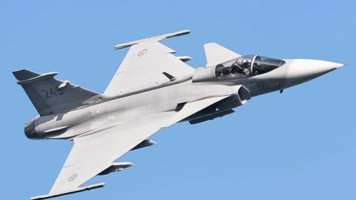 Saab și Helsing au testat în scenariu de luptă un avion Gripen controlat de inteligență artificială împotriva unui pilot uman
