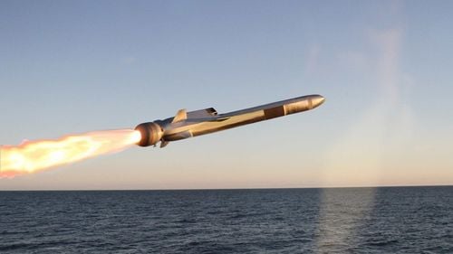 România va primi un sistem de rachete navale în urma unui acord de 128 milioane de euro semnat de firma norvegiană Kongsberg și compania americană Raytheon