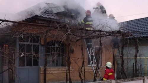 Doi bătrâni din Dolj au suferit arsuri de gradul doi după ce o centrală pe gaz a gospodăriei a explodat