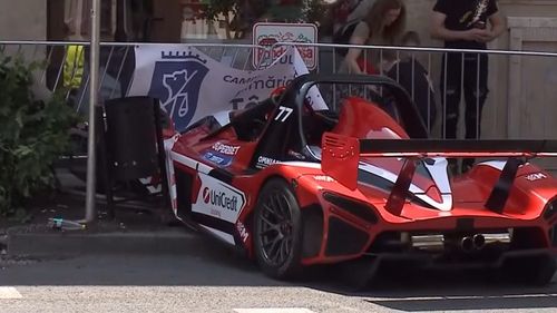 Mihai Leu, după accidentul de la Super Rally Târgu Mureş: Am lovit un gard şi acel gard a căzut peste câţiva oameni, din păcate un copil este lovit. Are o tăietură la picior. Am vorbit cu mama lui, era puţin speriat. Îmi pare nespus de rău