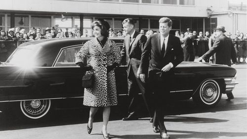Obiectele lui Jackie Kennedy, vândute pe milioane: povestea celei mai spectaculoase licitații din anii ’90