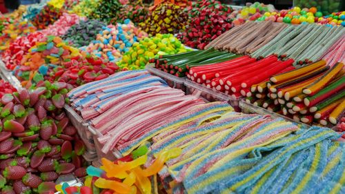 Renunțarea la coloranții alimentari ar putea fi principala țintă în campania de reducere a bolilor cronice și a problemelor neurocomportamentale din Statele Unite