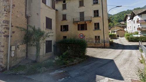 Casă gratis, plus 50 de mii de euro pentru renovarea ei. Se caută noi proprietari pentru un imobil din regiunea Bergamo / ”Este în centru, ar fi frumos să o vedem renovată”
