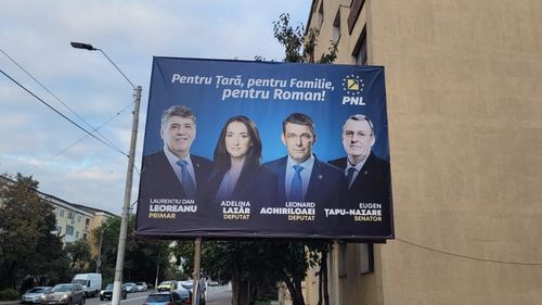 Soția fostului șef PNL Neamț, judecat într-un dosar de corupție, e pe lista PNL Neamț pentru Camera Deputaților. Deviza de campanie este „Pentru țară, pentru familie, pentru Roman”