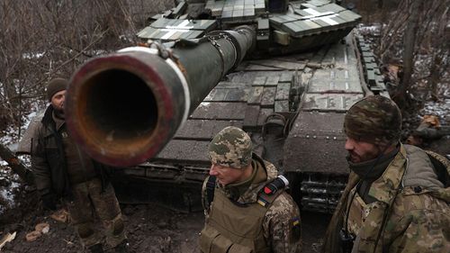 LIVE Ziua 329 de război: Putin pretinde că noul obiectiv al Rusiei în Ucraina este de a „opri ostilitățile” din Donbas / Ministrul ucrainean de Interne a murit după ce elicopterul în care se afla s-a prăbușit lângă o grădiniță / Zelenski: ”Rusia s-a transformat într-un duşman al întregii omeniri”