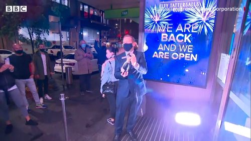 VIDEO Sydney a sărbătorit ridicarea carantinei după 107 zile de lockdown în care nu au fost permise deplasări mai lungi de 5 km depărtare de casă