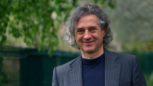 Parlamentul sloven l-a ales miercuri pe liberalul proeuropean Robert Golob în funcţia de premier