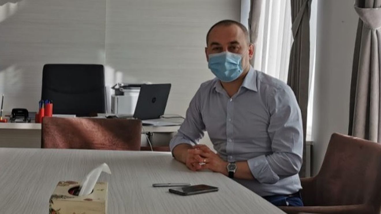Gafă majoră a prefectului de Bacău: a refuzat deschiderea restaurantelor din municipiu pe 1 septembrie din cauza unor date eronate. Ulterior, prefectura a revenit asupra deciziei