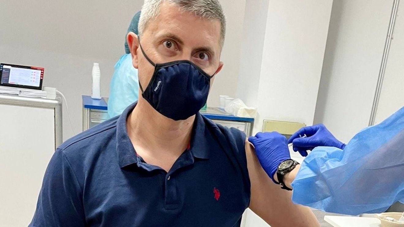 Dan Barna s-a vaccinat miercuri cu a treia doză de vaccin anti-COVID-19. Liderul USR PLUS susține vaccinarea obligatorie pentru anumite categorii profesionale