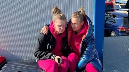 Jucătoare de tenis din Ucraina: După ce am petrecut două nopţi în parcarea subterană, părinţii mei au luat decizia să ne trimită pe mine şi pe sora mea mai mică din Ucraina, cu orice preţ