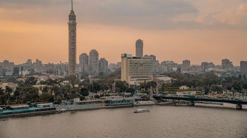 Proiect faraonic în Egipt:  Autoritățile vor să construiască un oraș format din peste 150 de zgârie-nori / ”The Spine” ar urma să coste aproximativ 1% din PIB-ul țării