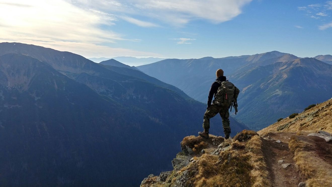 De la provocări de alpinism în munții spanioli la excursii călare în Albania și cursuri de surfing pentru începători: 10 idei de vacanță în Europa pentru pasionații de sport și aventură
