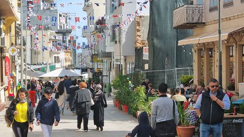 FOTOREPORTAJ 1 Mai cu soare la malul mării: Cum arată centrul vechi, portul turistic și faleza Cazinoului din Constanța la începutul mini-vacanței/ Ce prețuri sunt la mâncare și băutură, la început de sezon