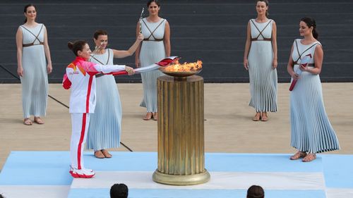 Flacăra Olimpică a fost preluată de China / Jocurile Olimpice de Iarnă se vor desfășura în februarie 2022