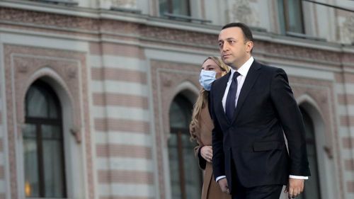 Justiţia din Georgia l-a condamnat pe fostul premier Irakli Garibaşvili la cinci ani de închisoare pentru spălare de bani