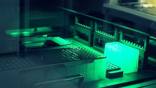 Botoșani: Direcția de Sănătate Publică, dezinteresată de aparatul de testarea PCR pe care vrea să-l cumpere Direcția Sanitar-Veterinară