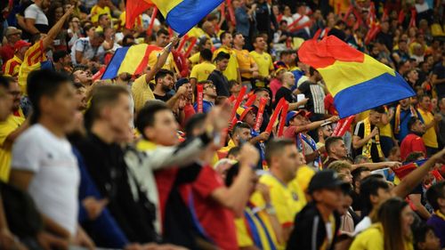 Măsuri sporite de securitate la meciul de fotbal România - Bosnia: jandarmii vor controla mașinile suporterilor