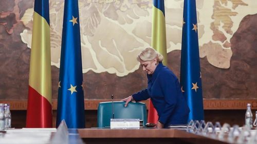 Dăncilă a renunțat la creșterea salariului minim și pasează decizia viitorului Guvern