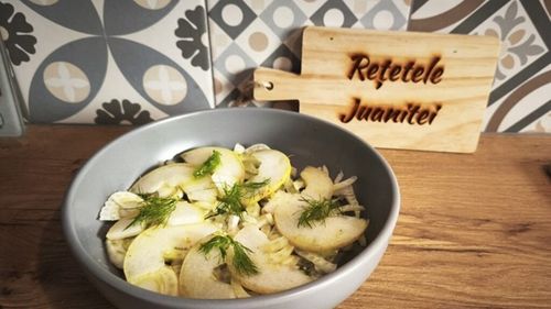 Rețetele Juanitei | Arome mediteraneene într-o salată de pere și fenicul / Ușor de preparat, poate fi o cină lejeră, un aperitiv sofisticat sau o garnitură deosebită/ Fă-o veggie sau cu pui
