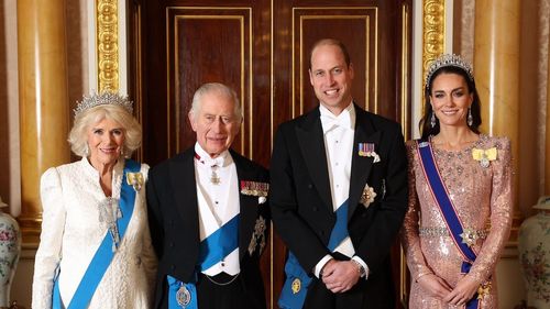 Notele de la școală primite de Diana, Charles, Harry și Camilla / Familia Regală, salvată de William și Kate / Gluma care circula la Eton, după admiterea lui Harry: ”Sunt liniștită acum, fiul meu nu e cel mai prost”