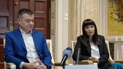 Ministrul Culturii îi mulțumește Irinei Rimes, ambasadorul Zilei Brâncuși: ”Acum toată lumea discută despre eveniment și despre Brâncuși / Probabil că un milion de tineri care erau virgini într-ale lui Brâncuși vor afla acum de existența sculptorului”