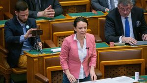 Szabó Tímea: Adevărul este că ambasadorul român și-a exprimat solidaritatea cu mine după ce am fost atacată într-un articol care evocă tonul nazist publicat în presa lui Viktor Orban 