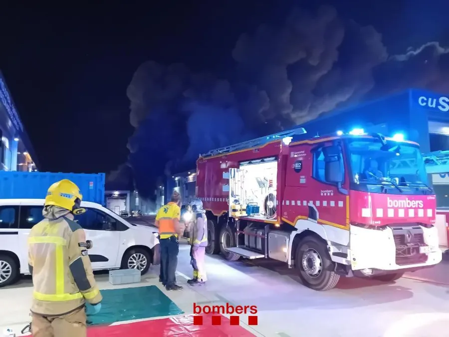 Spania: Peste 160.000 de oameni, blocaţi în locuinţe din cauza unui nor toxic de clor