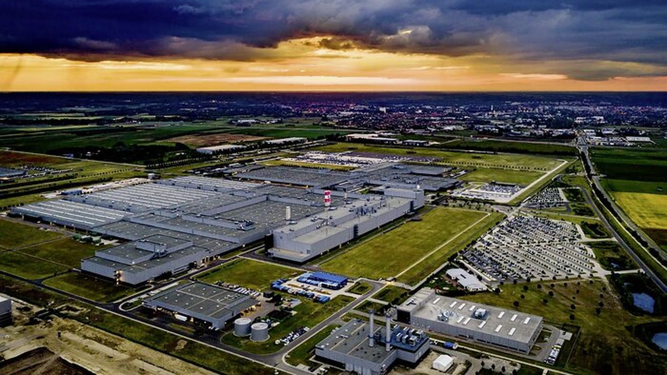 Daimler discută cu Guvernul planurile de producție auto electrică pentru fabrica din România. Compania a cerut recent un ajutor de stat de 185,4 milioane de lei pentru investiția de 674,4 milioane de lei 