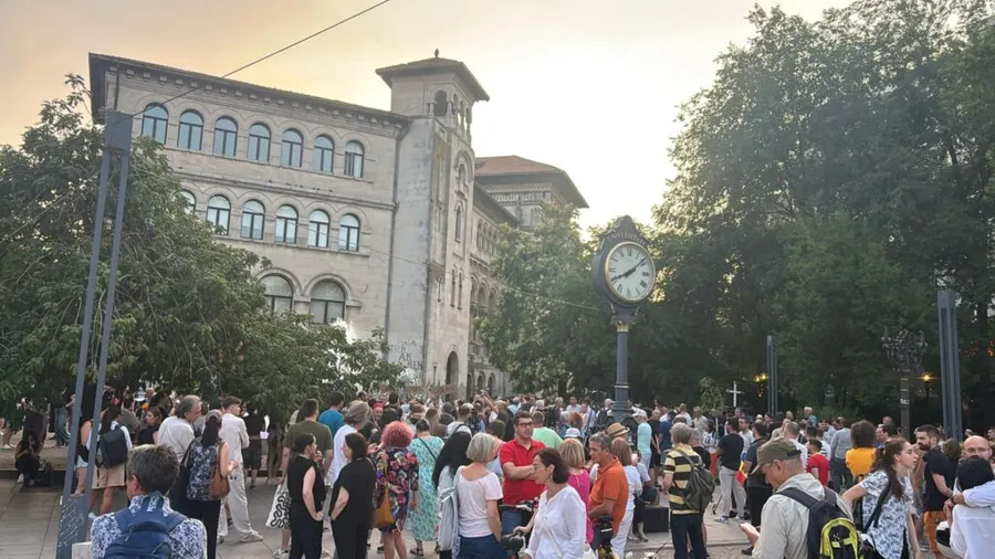 protest Universitate impotriva doliu national Iliescu