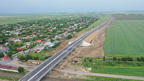 VIDEO S-a deschis pasajul de la Drajna. Constructorul Arcada a terminat podul peste linia de tren București – Constanța, cu 2 luni înainte de termen
