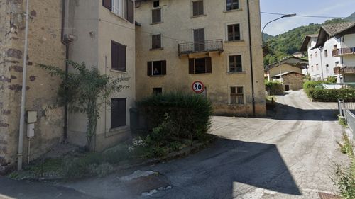 Casă gratis, plus 50 de mii de euro pentru renovarea ei. Se caută noi proprietari pentru un imobil din regiunea Bergamo / ”Este în centru, ar fi frumos să o vedem renovată”