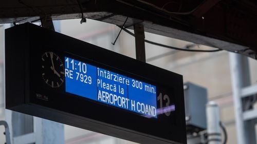 Sindicaliștii din sectorul feroviar protestează în fața Ministerului Transporturilor, nemulțumiți de înghețarea salariilor