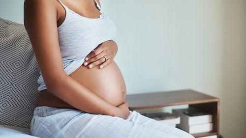 Covid în timpul sarcinii sporește riscurile de naștere a unui copil mort sau prematur