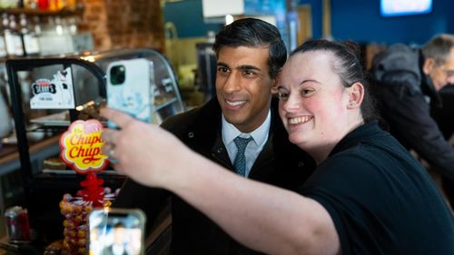 Premierul Rishi Sunak spune că va reintroduce serviciul militar obligatoriu în Marea Britanie dacă partidul său va câștiga alegerile / Ministrul de Interne îl contrazice: Tinerii nu vor fi pedepsiți dacă refuză