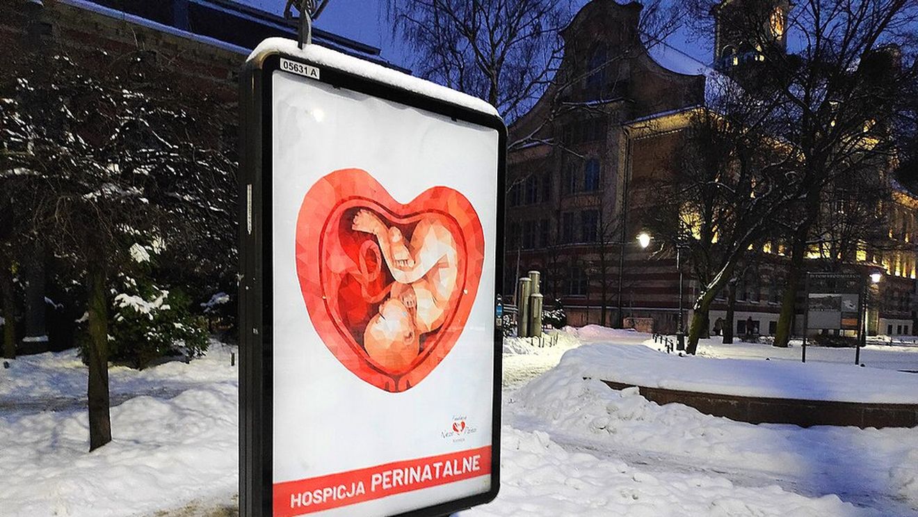 Numărul avorturilor legale în Polonia a crescut de peste două ori în 2023, deși legislația anti-avort este draconică, dar nivelul lor rămâne redus