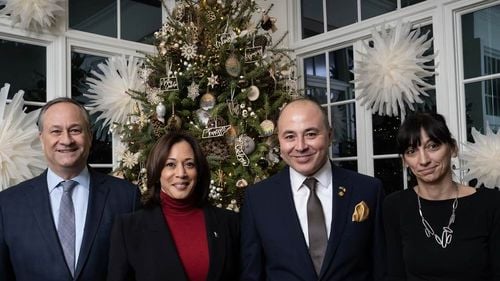 Ambasadorul României în SUA, întâlnire cu vicepreședintele Kamala Haris: I-am mulțumit pentru prietenia sa statornică pentru România / Andrei Muraru s-a aflat într-o dispută cu Ciolacu legat de maniera în care premierul și-a derulat vizita în SUA